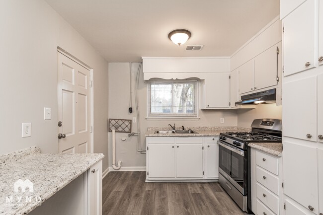 Photo - 609 Elmira Ave