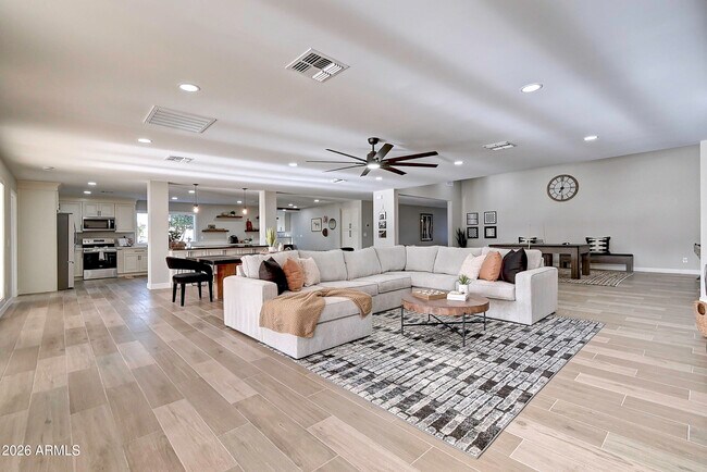 Photo - 7220 N 185th Ave