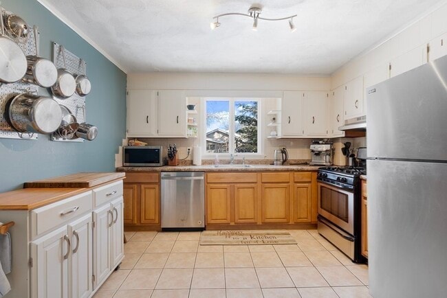 Photo - 180 Jerome St Unidad 1