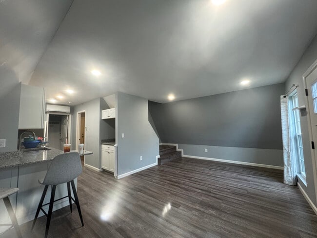 Photo - 351 Valley View Cir SE