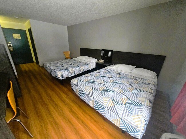 2141 La Porte Rd Unidad Double Queen Room