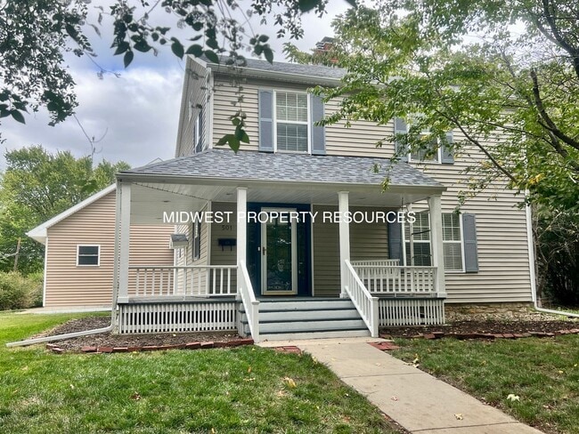 Building Photo - Amazing 4 Bedroom Home!