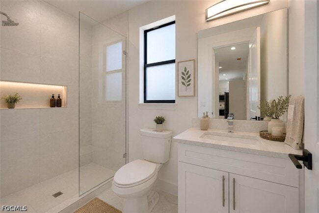 Photo - 714 W 12th St
