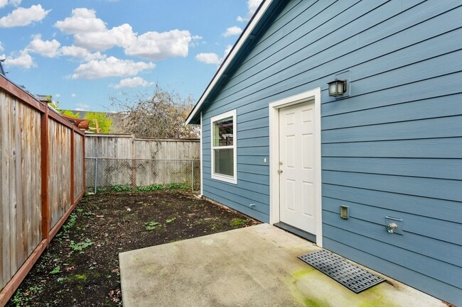Photo - Charming Private 2BD/1BA DADU in Tacoma – $2,250/mo