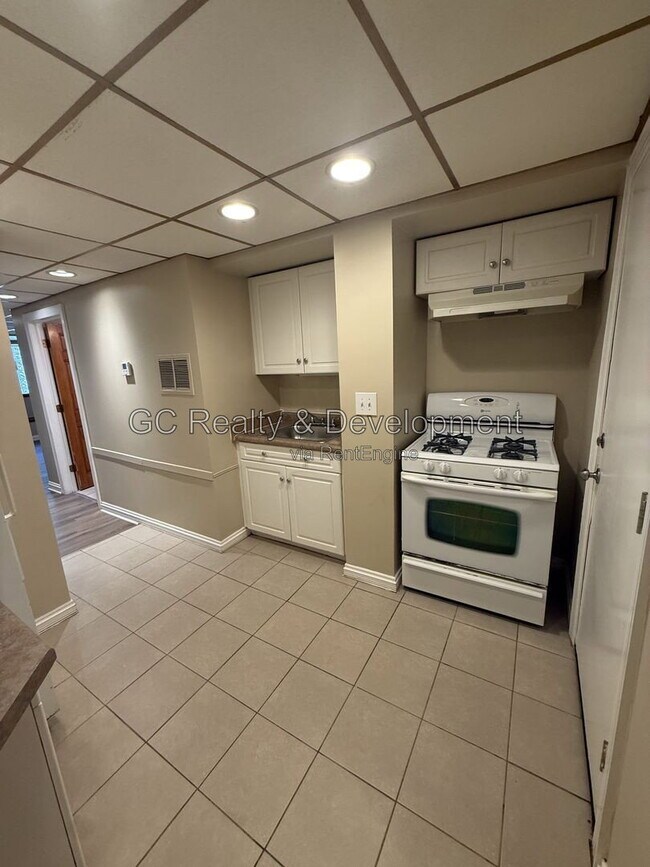 3859 N St Louis Ave Unit G