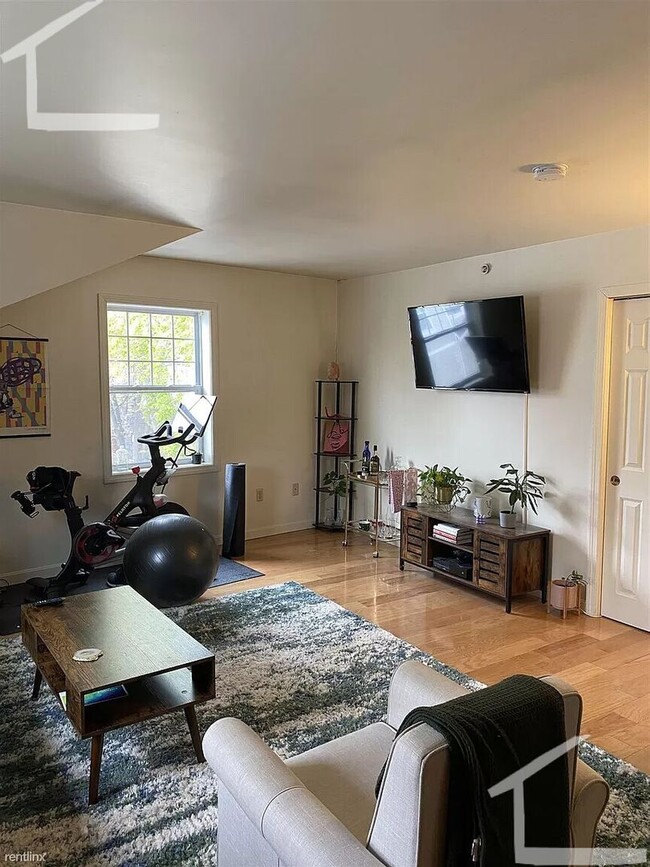 Building Photo - 5 BED 2.5 BATH IN ALLSTON!!!!!!