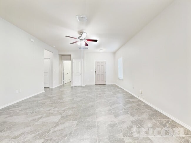 Photo - 125 Buttercup Bnd