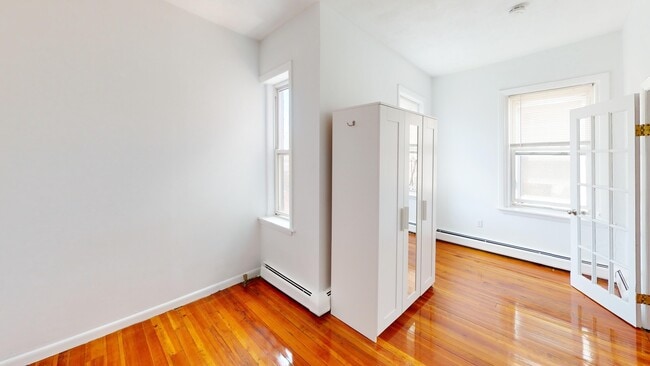 Building Photo - 34 Charter St Rental