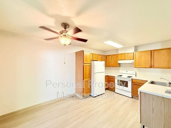 Photo - 3412 NE 66th Ave Unit B26