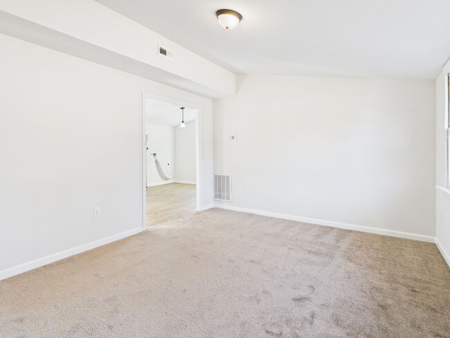 Photo - 6113 Ullswater Ave