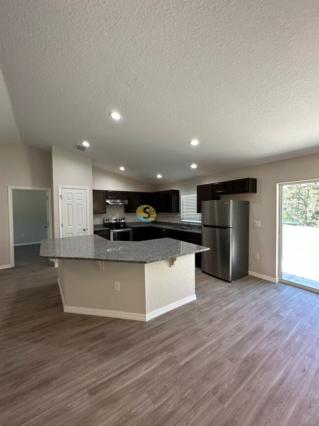 Photo - 160 W Reef Ln
