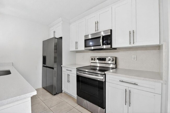 Building Photo - 590 Green Springs Pl