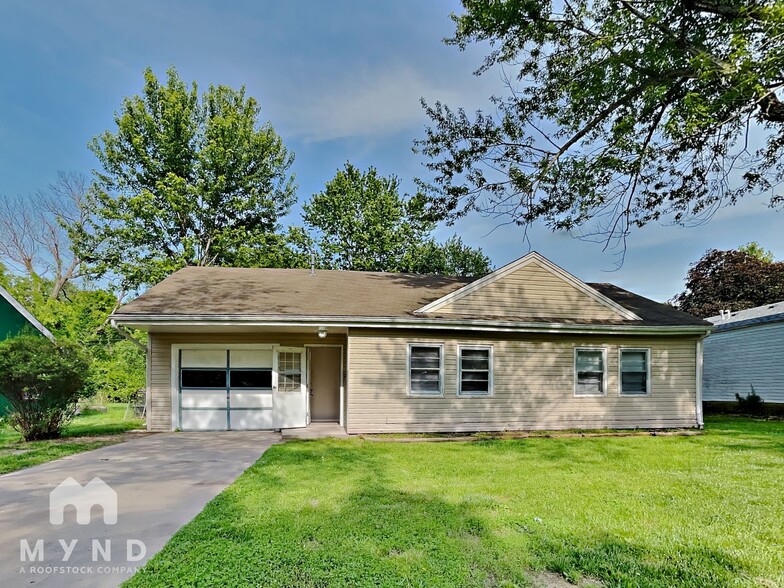 1256 S Willow Ln Ave