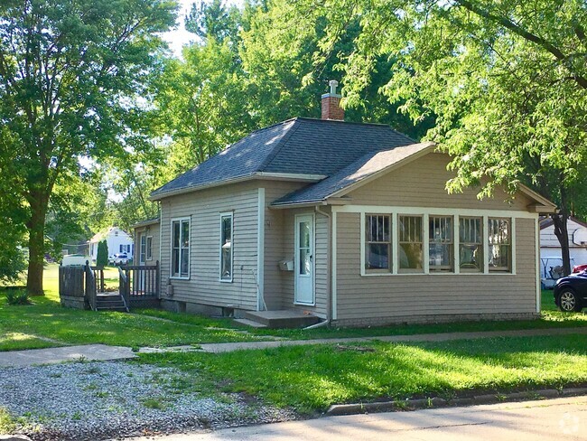 Building Photo - 1715 Carroll St Rental