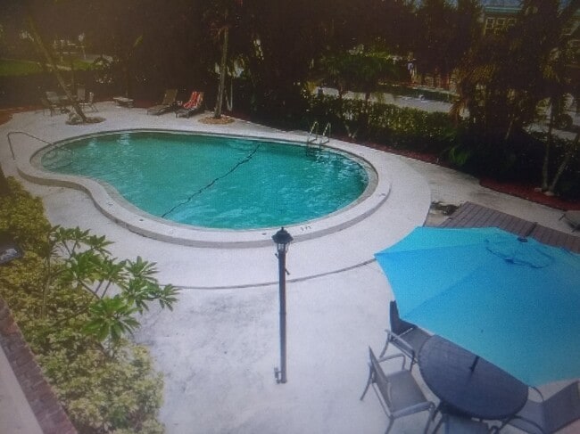 POOL - 208 Danube Ave Unit 103