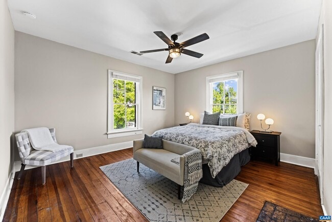 Photo - 830 W Beverley St