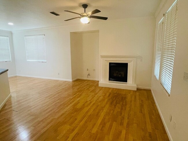 Photo - 6056 Bridgecross Dr