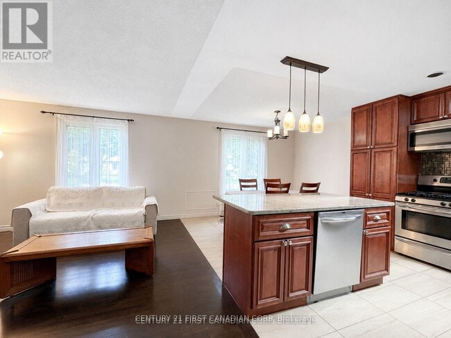 Photo - 1341 Aldersbrook Rd