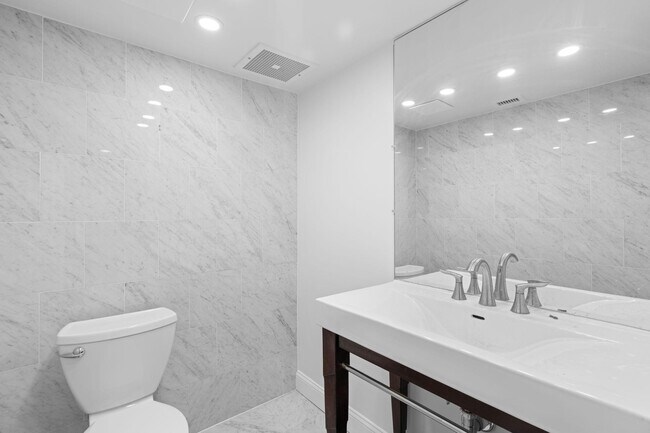 Photo - 3 Washington Cir NW