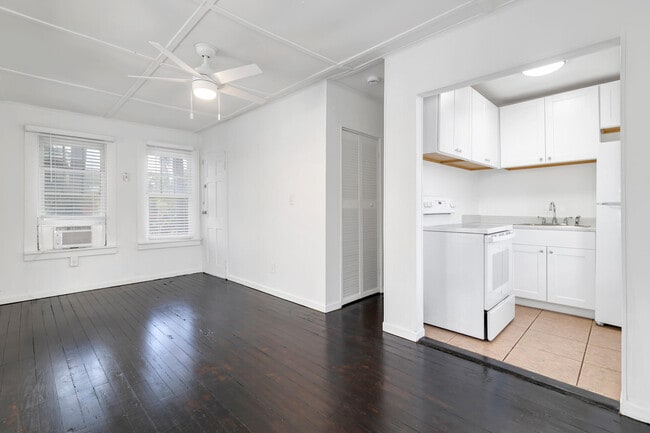 Photo - 204 Conniston Rd Unit Upstairs Apartment