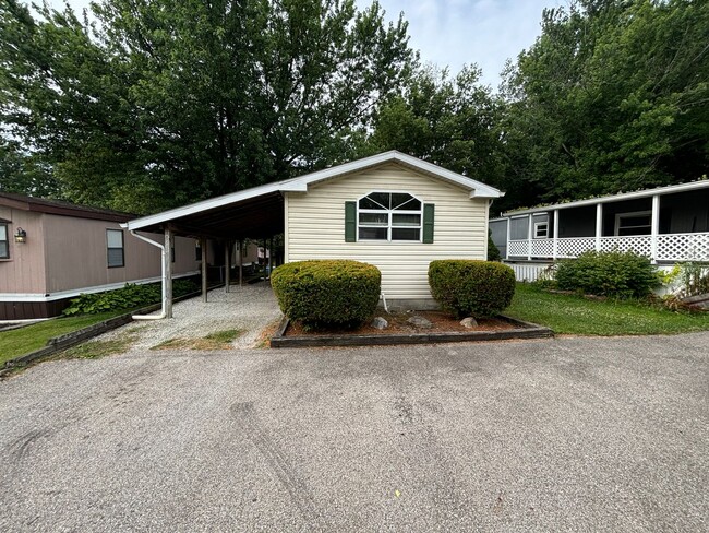 2 Bedroom Mobile Home - 2 Bedroom Mobile Home