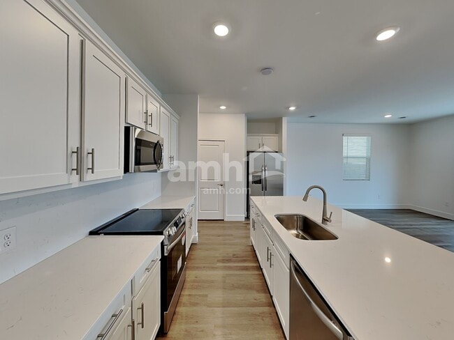 Photo - 9647 Harkes Dr