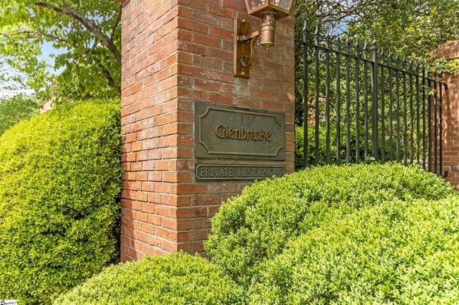 Photo - 110 Kilkenney Ct