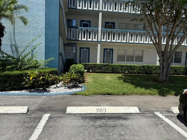 Building Photo - 1010 Lincoln A Unit 1010 Rental