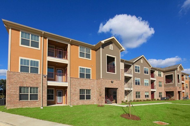 Woodcrest Apartments - Woodcrest Apartments