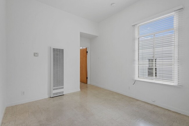 Photo - 546 Green St Unit #5