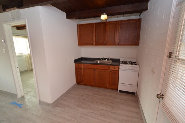 Photo - 2611 E Fort Lowell Rd