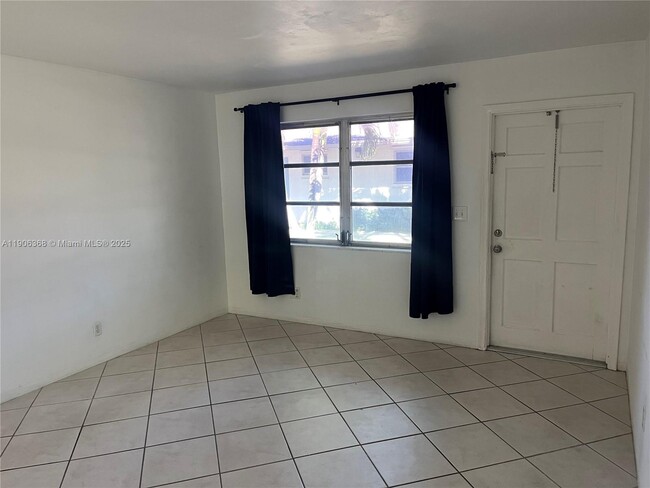 Photo - 2236 Jackson St Unidad 9