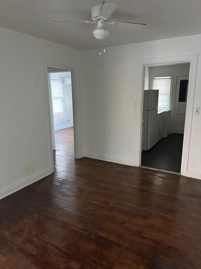 Photo - 644 N Bell Ave Apartamento