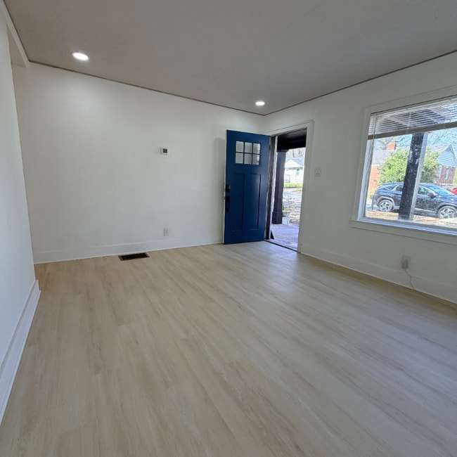 Photo - 1336 Sharon St NW