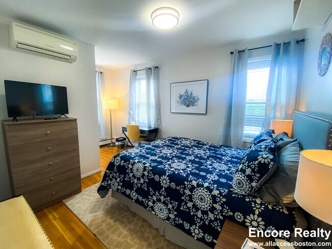 1568 Tremont St Unidad 4