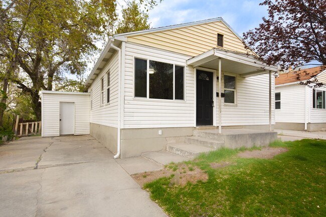 Photo - 263 Maple St