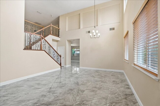 Photo - 70 Arches Cir