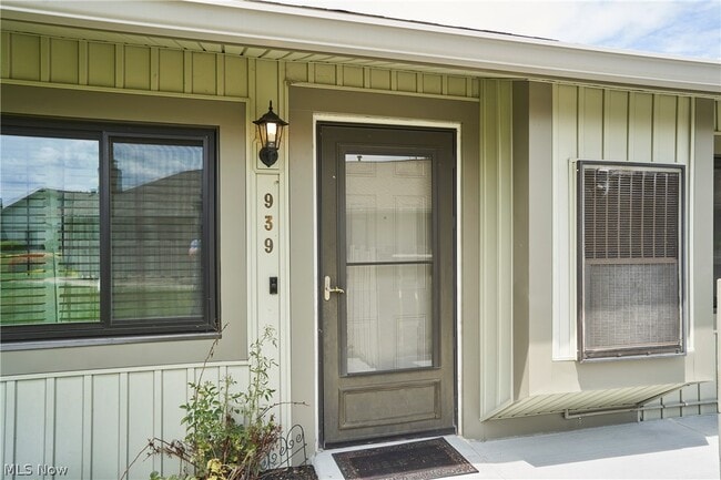 Photo - 939 Kirkwall Dr