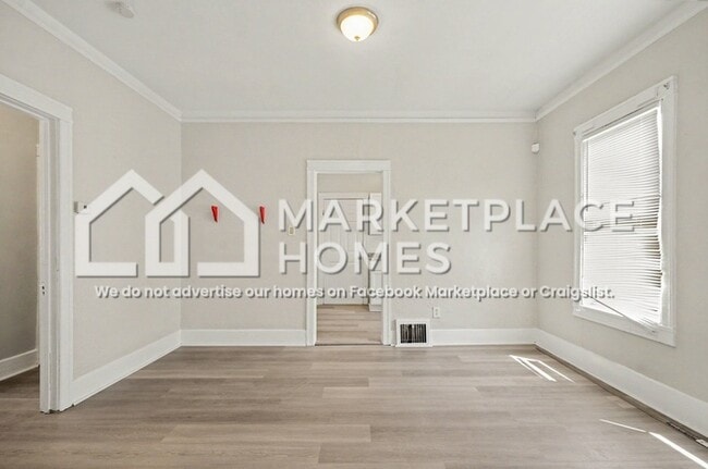 Photo - 15560 LaSalle St