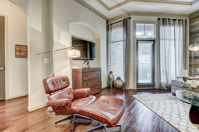 Photo - Arlo Westchase