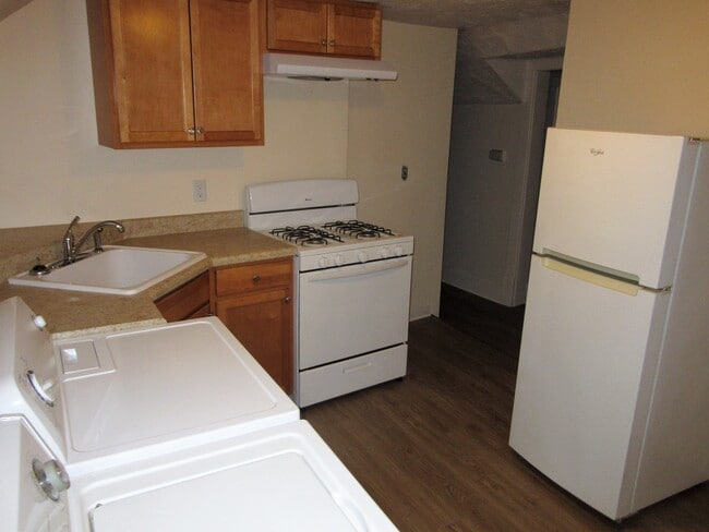 605 N Walnut St Unit 605 N Walnut apt B