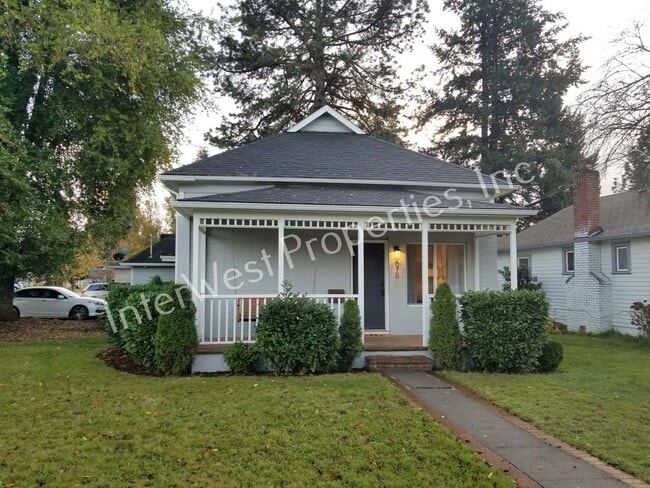 Photo - Super Cute 2bd Ranch Style Hillsboro home w/Garage, w/d hookups and yard!