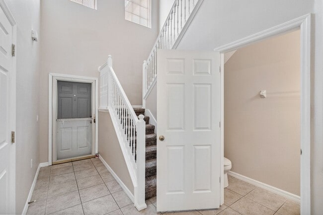 Photo - Beautiful 2/2.5 Townhome W/ 1 Car Garage L...