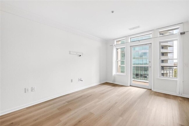 Photo - 3334 Peachtree Rd NE Unit 905