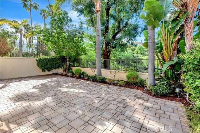 Photo - 26425 La Traviata