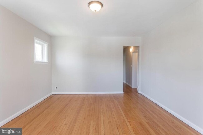 Photo - 1600 W 10th St Unit 1