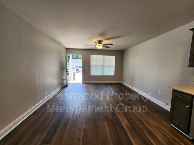 Photo - 414 Whiteoak St Unidad A