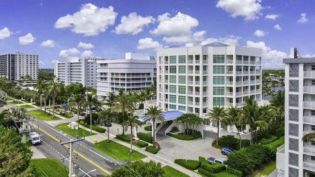Photo - 3200 S Ocean Blvd Unidad 302