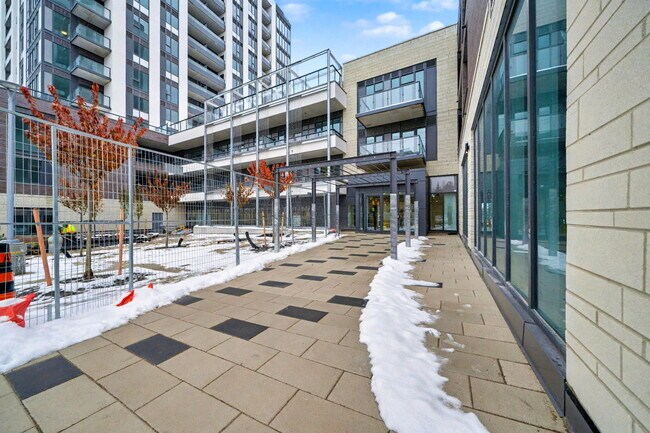 Photo - 715-715 Davis Dr