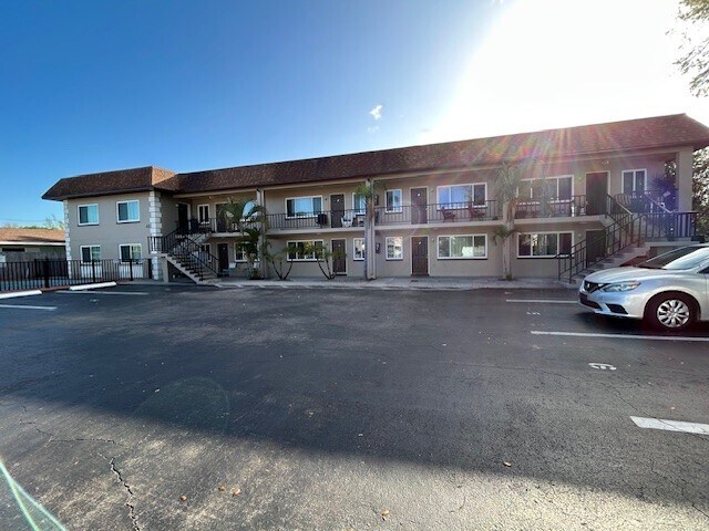 Photo - 411 S Nimbus Ave Unidad 3